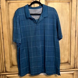 Short sleeve casual or dressy men’s shirt. Nice color to match with pants.